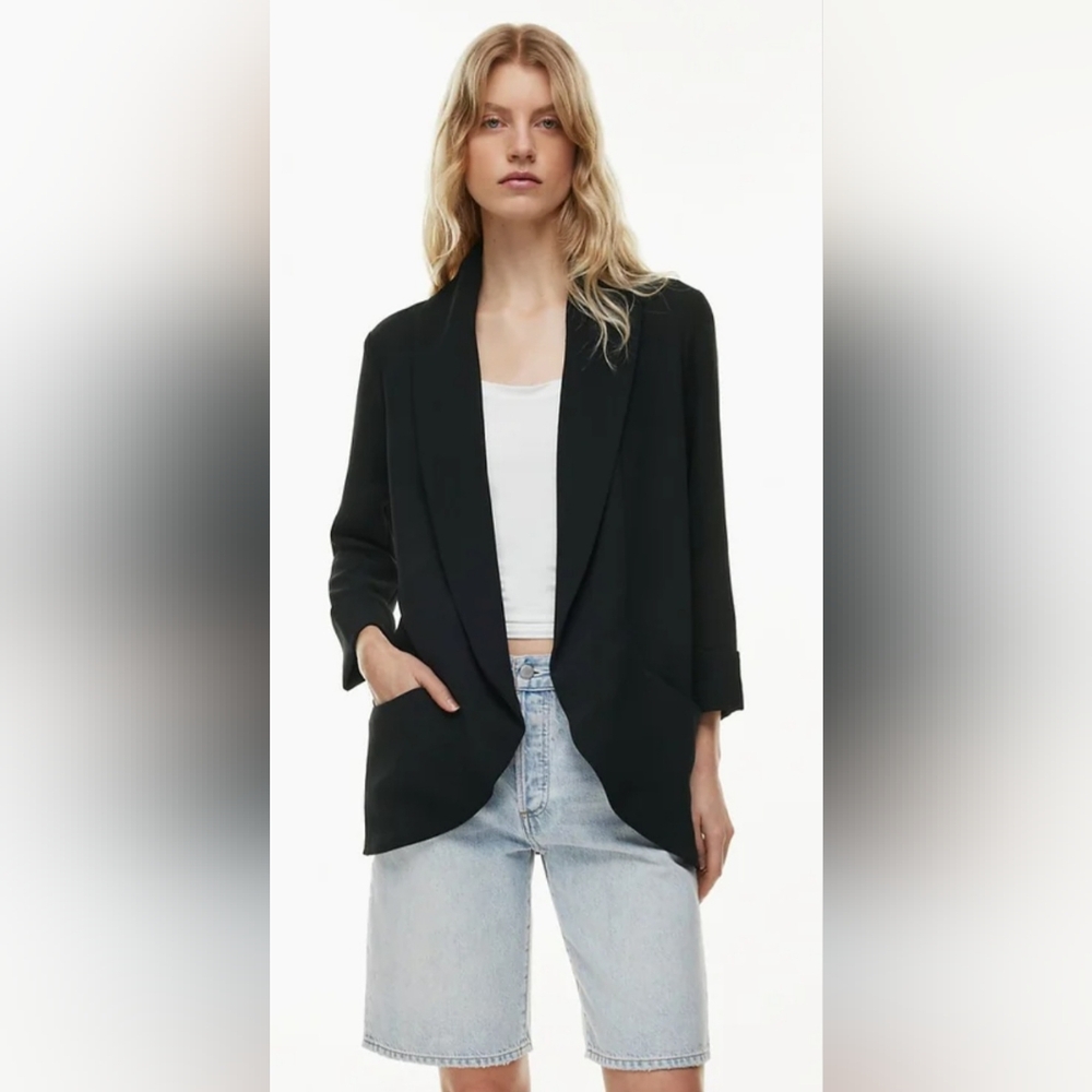 WILFRED Chevalier Women's Black Jacket | Blazer from Aritzia. Size 6.